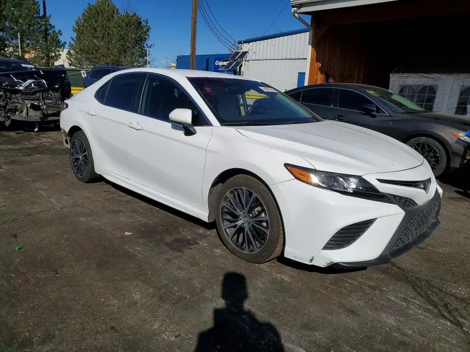 2019 TOYOTA CAMRY SE  