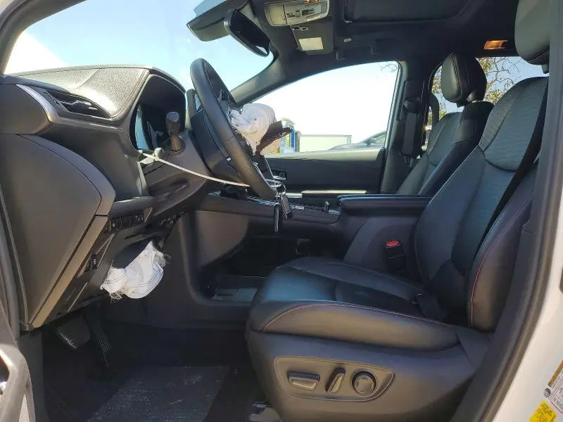 2025 TOYOTA SIENNA XSE  