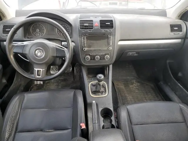 2010 VOLKSWAGEN JETTA SE  