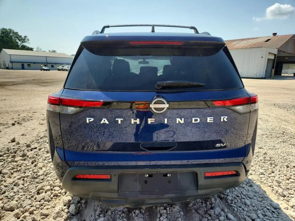 2022 NISSAN PATHFINDER SV  