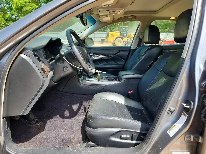 2017 INFINITI Q70 3.7  