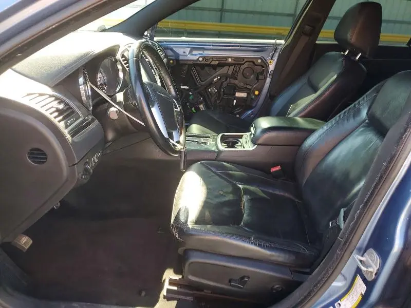 2011 CHRYSLER 300 LIMITED  