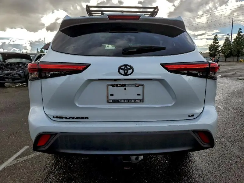 2022 TOYOTA HIGHLANDER L  