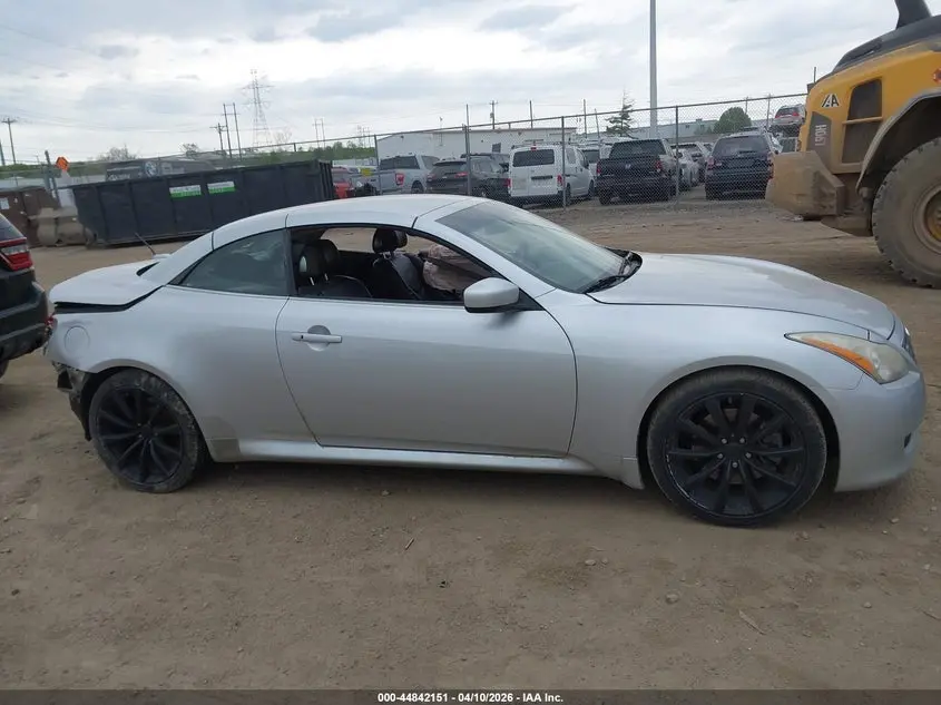 2010 INFINITI G37  