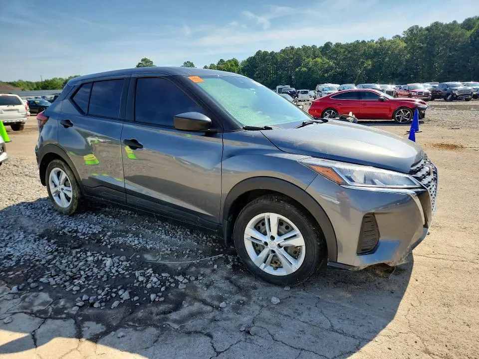 2023 NISSAN KICKS S  