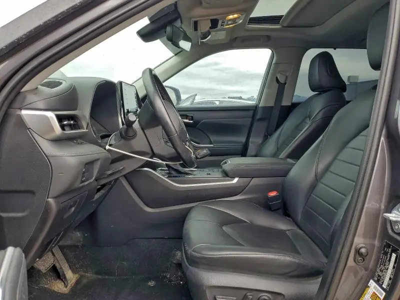 2021 TOYOTA HIGHLANDER HYBRID XLE  