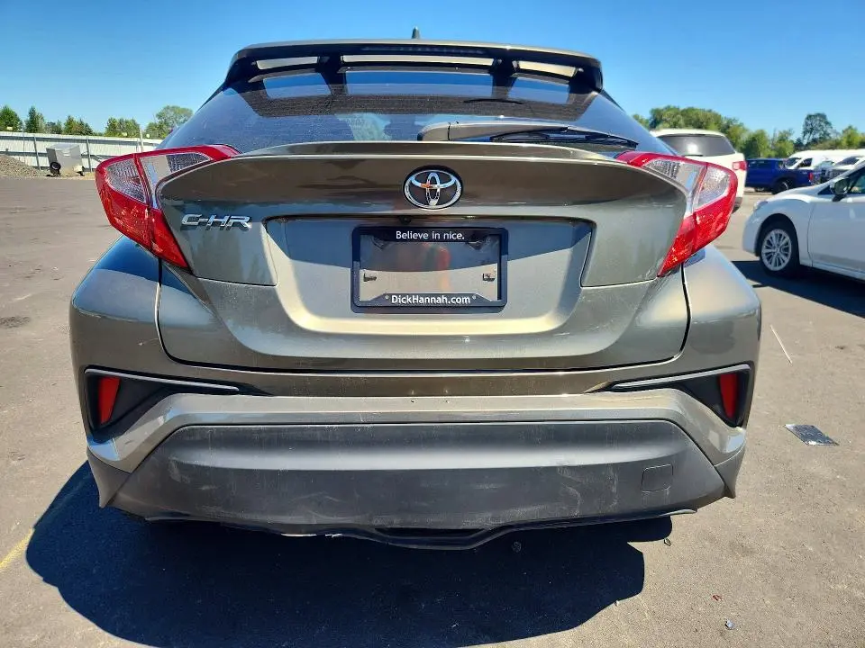 2021 TOYOTA C-HR LE  