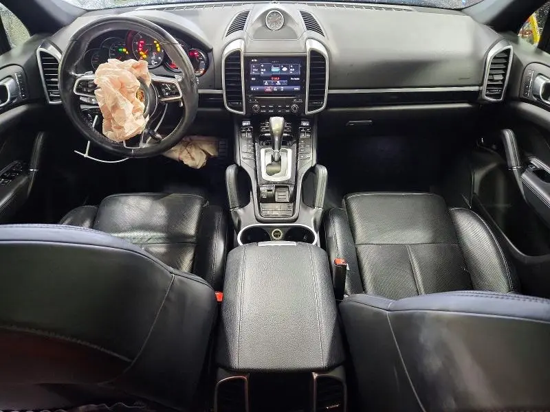2018 PORSCHE CAYENNE   
