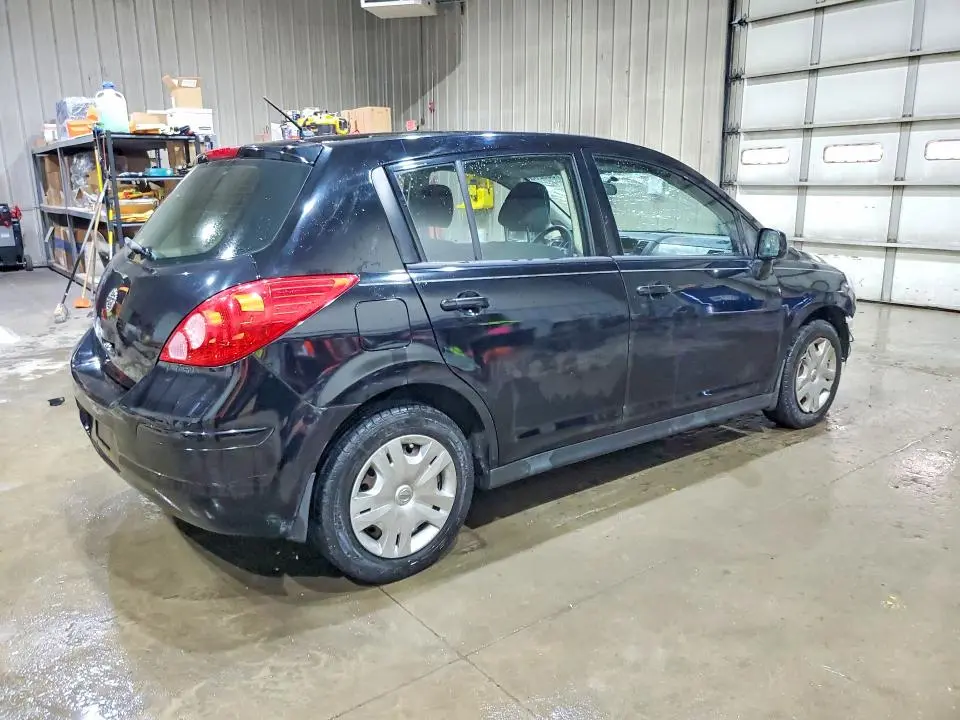2011 NISSAN VERSA 1.8 S  