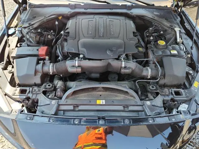 2017 JAGUAR XE PREMIUM  