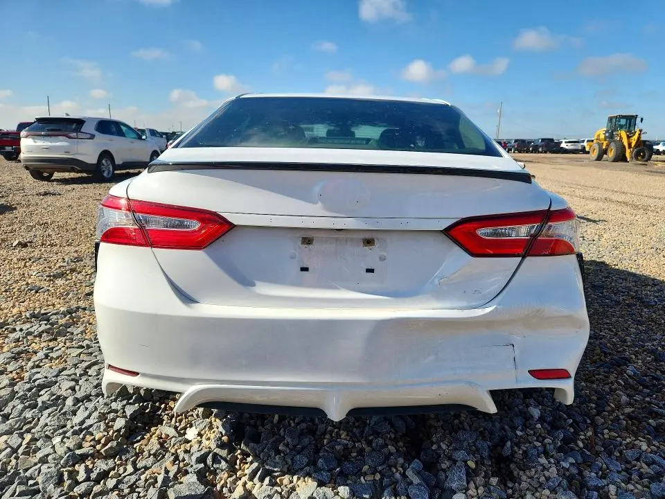 2018 TOYOTA CAMRY LE  