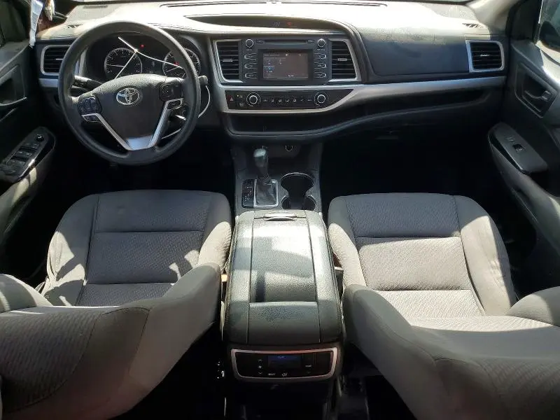 2016 TOYOTA HIGHLANDER LE  