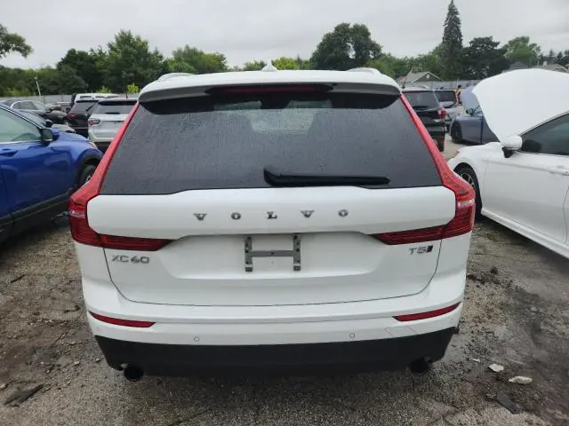 2020 VOLVO XC60 T5 MOMENTUM  