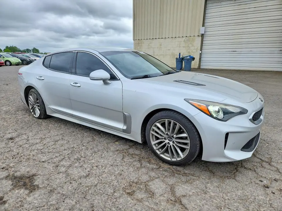 2018 KIA STINGER BASE  