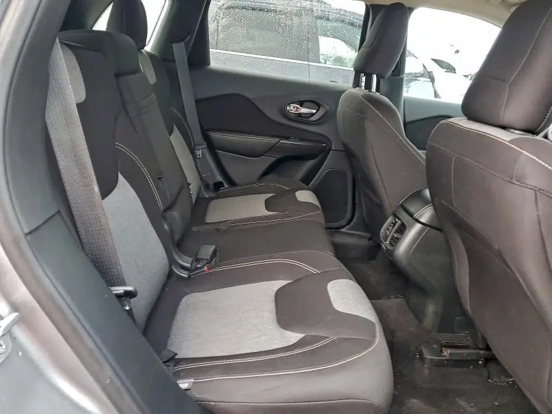 2015 JEEP CHEROKEE SPORT  