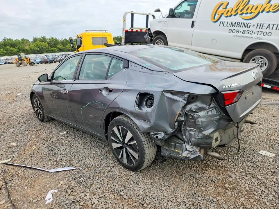 2022 NISSAN ALTIMA SV  