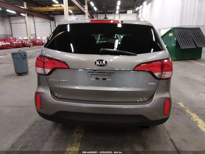 2015 KIA SORENTO LX