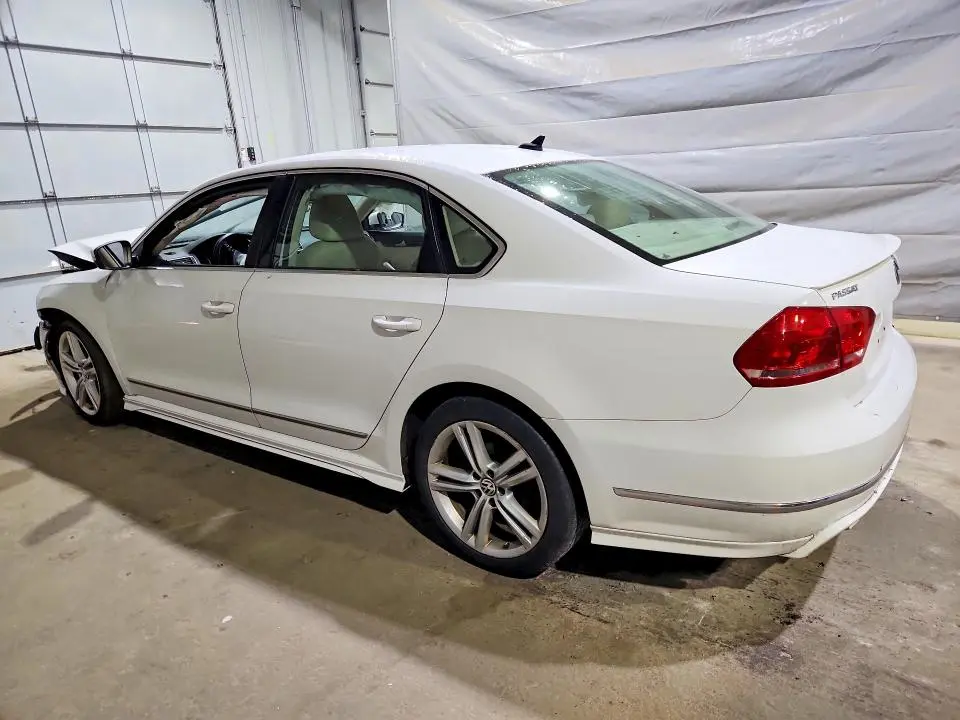 2015 VOLKSWAGEN PASSAT SEL  