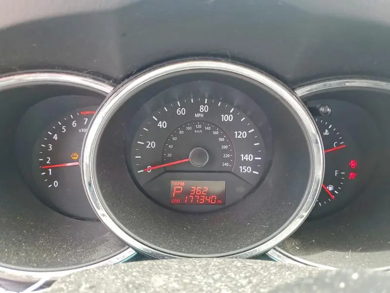 2013 KIA SORENTO LX  