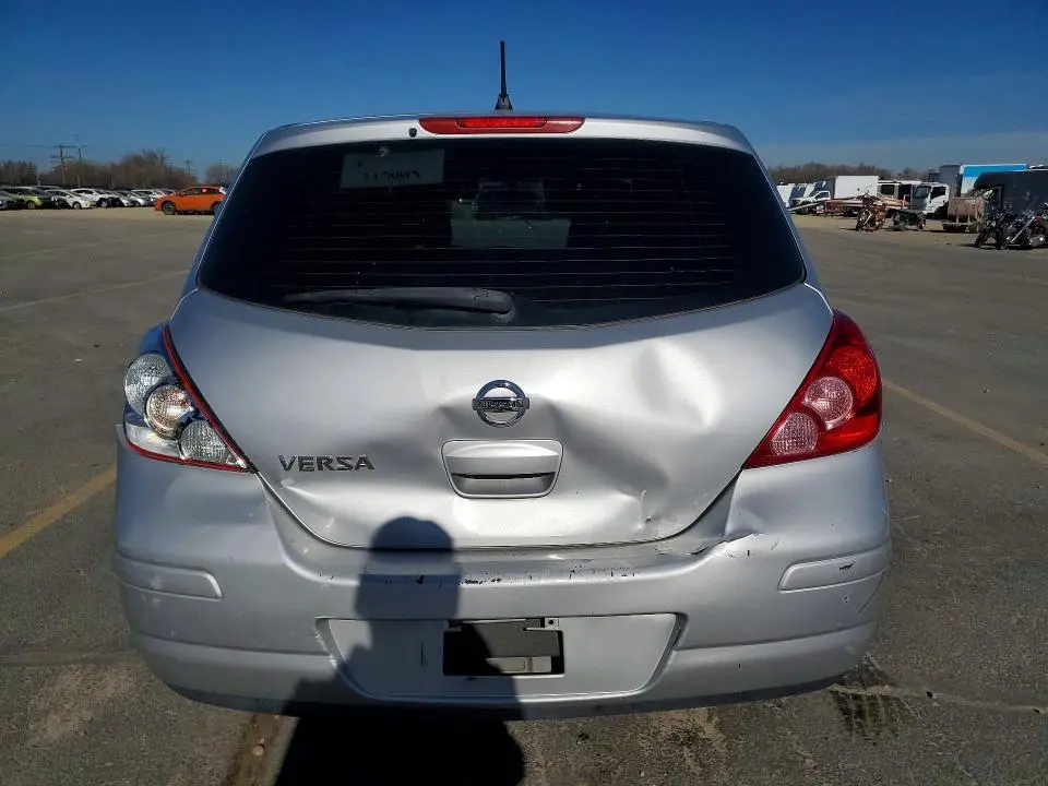 2011 NISSAN VERSA 1.8 S  