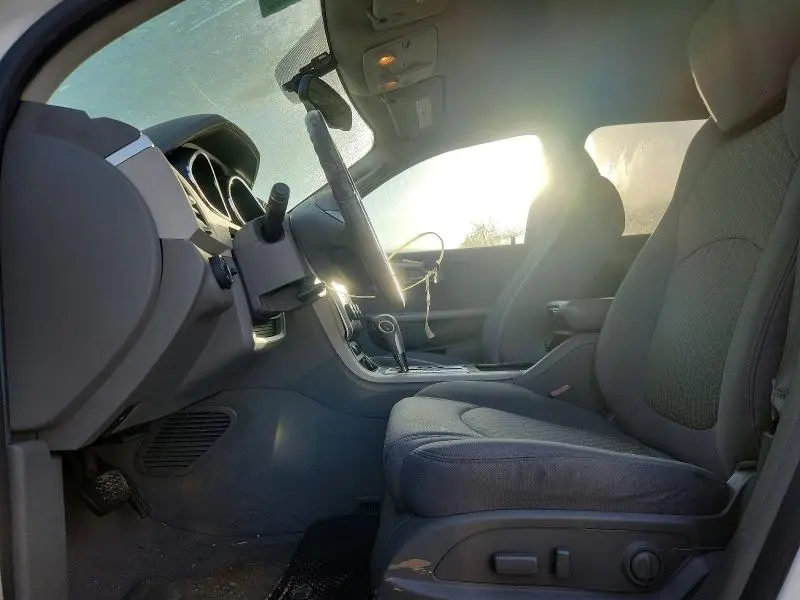 2012 CHEVROLET TRAVERSE LS  