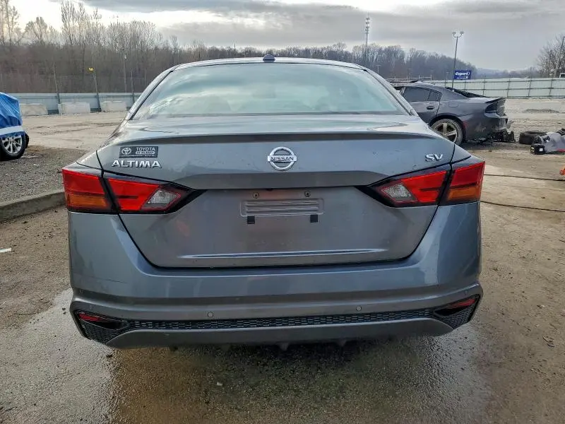 2022 NISSAN ALTIMA SV  