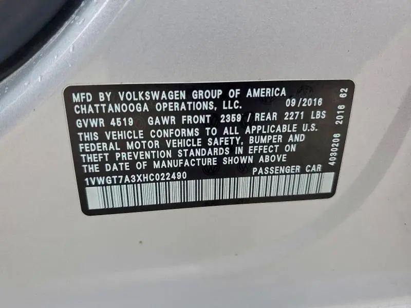 2017 VOLKSWAGEN PASSAT SE  