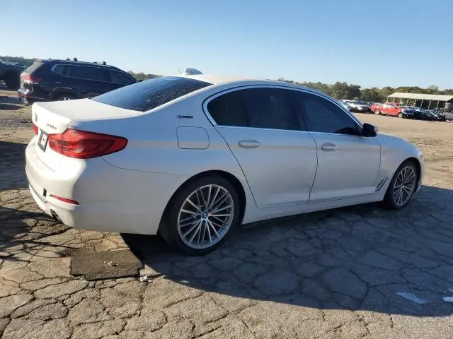 2019 BMW 530E   