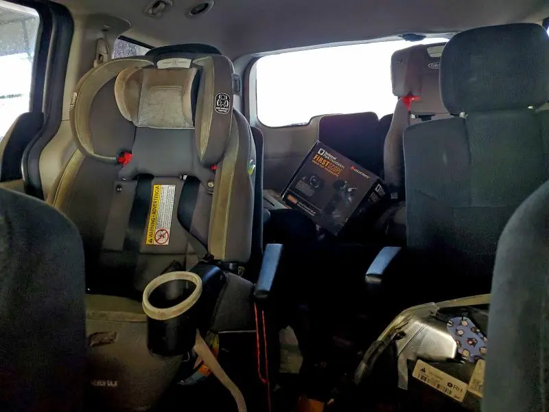 2013 DODGE GRAND CARAVAN SE  