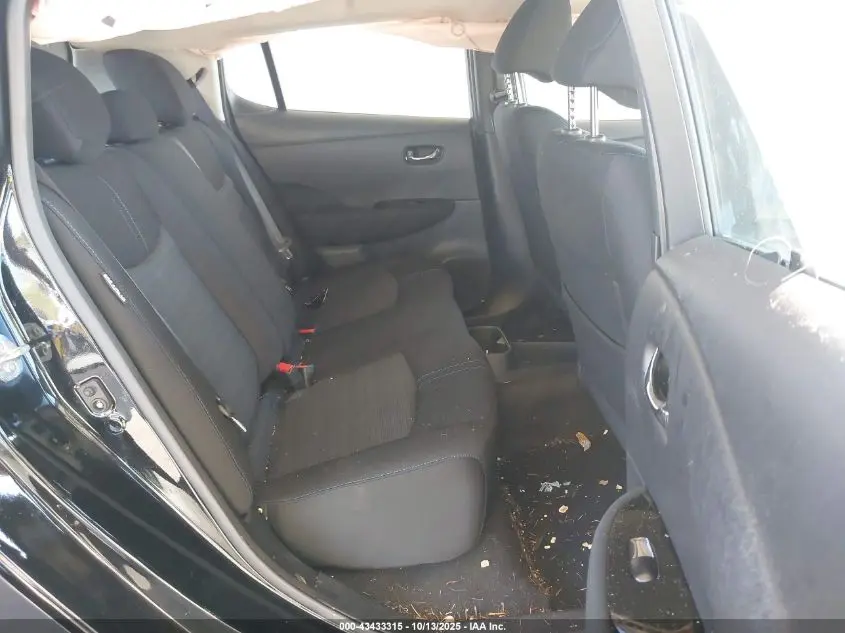 2025 NISSAN LEAF SV PLUS