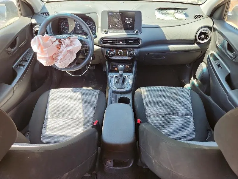 2023 HYUNDAI KONA SE  