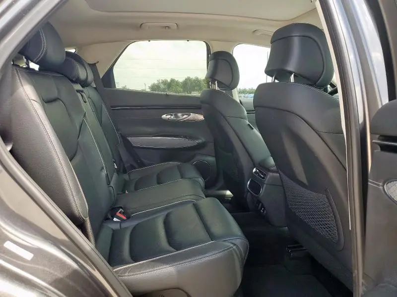 2022 GENESIS GV70 BASE  