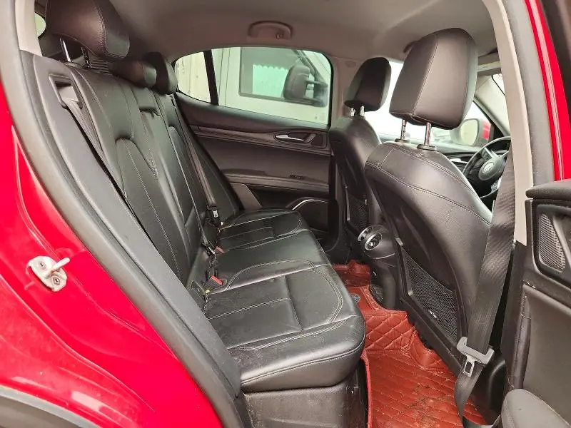 2018 ALFA ROMEO STELVIO   