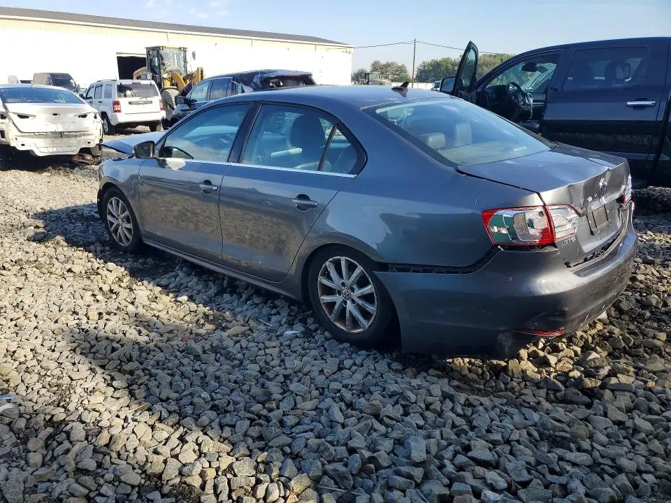 2013 VOLKSWAGEN JETTA SE  