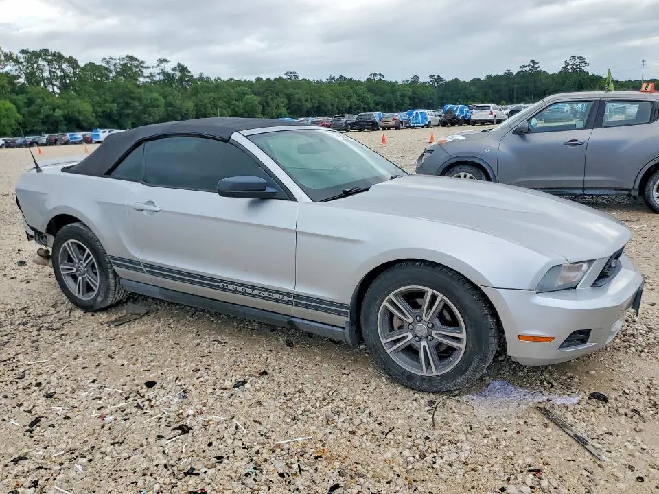 2010 FORD MUSTANG   