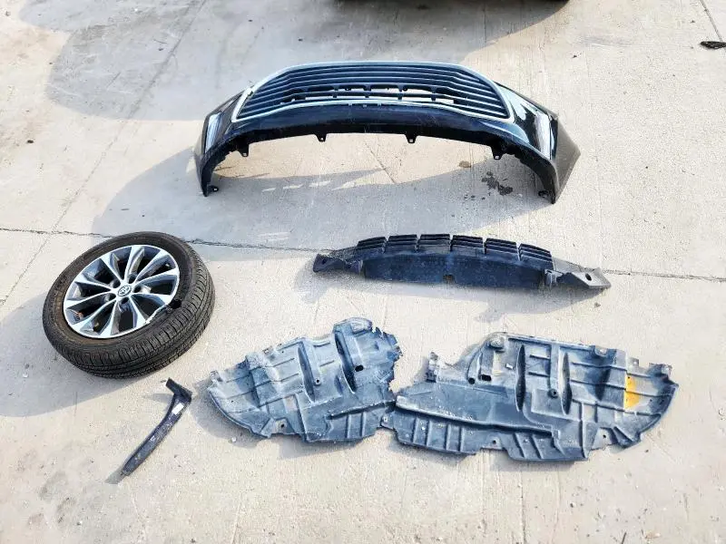 2017 TOYOTA AVALON XLE  