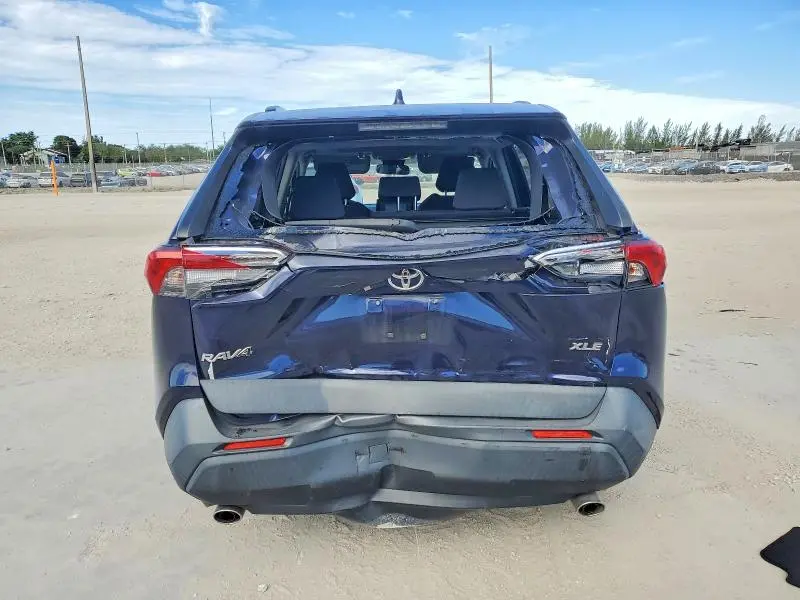 2019 TOYOTA RAV4 XLE  