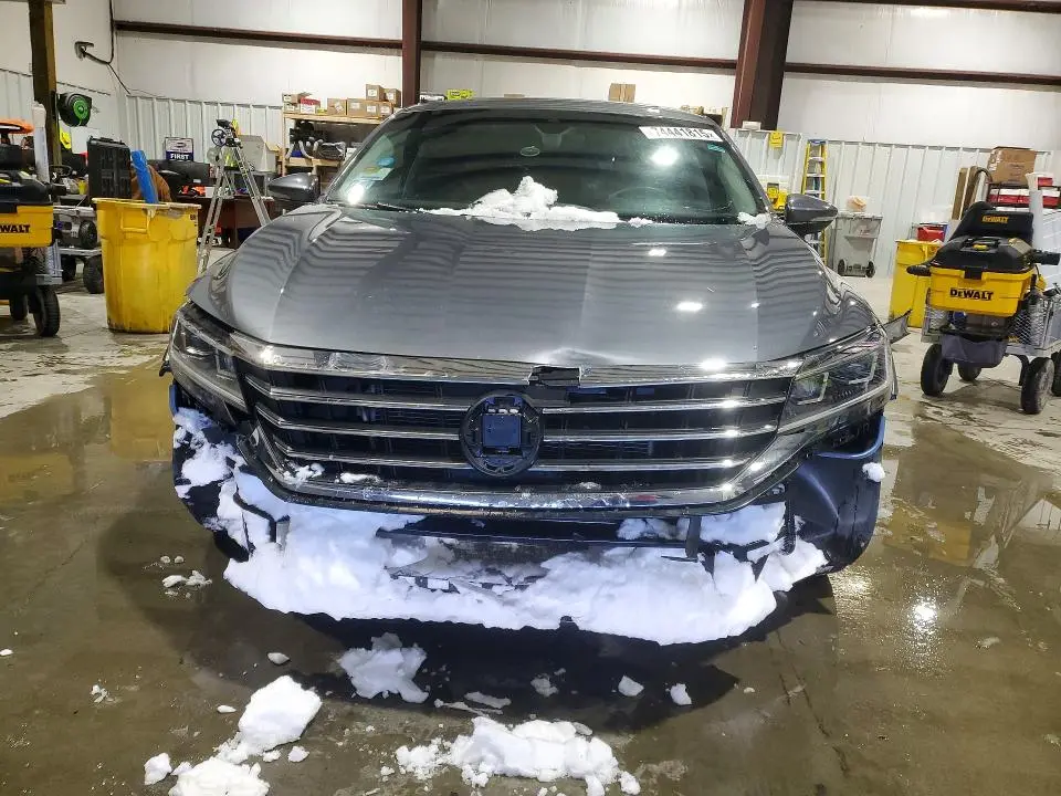 2021 VOLKSWAGEN PASSAT SE  