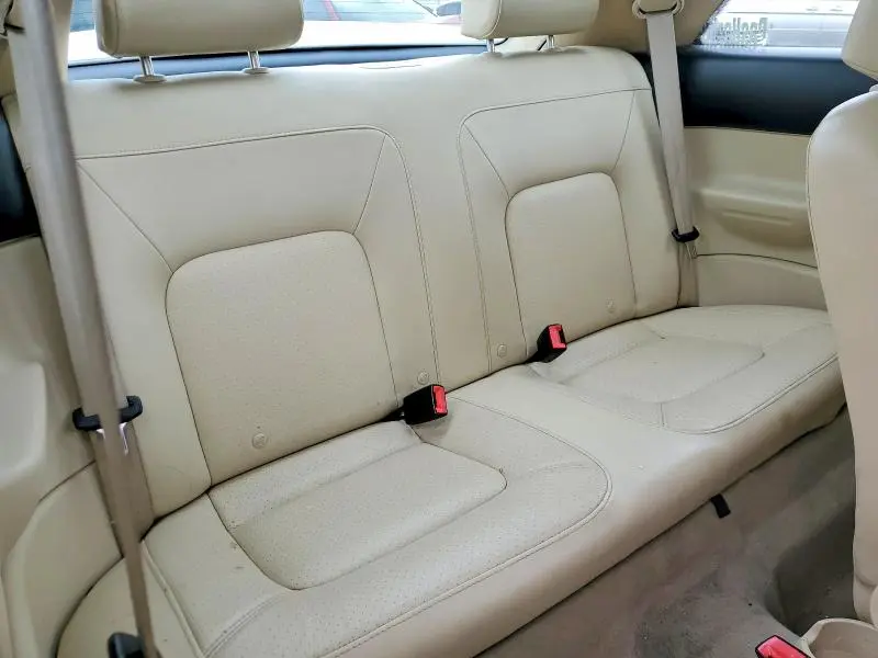 2010 VOLKSWAGEN NEW BEETLE 2.5L LEATHER  