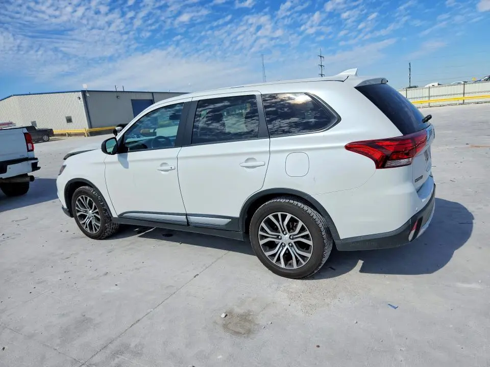 2018 MITSUBISHI OUTLANDER ES  