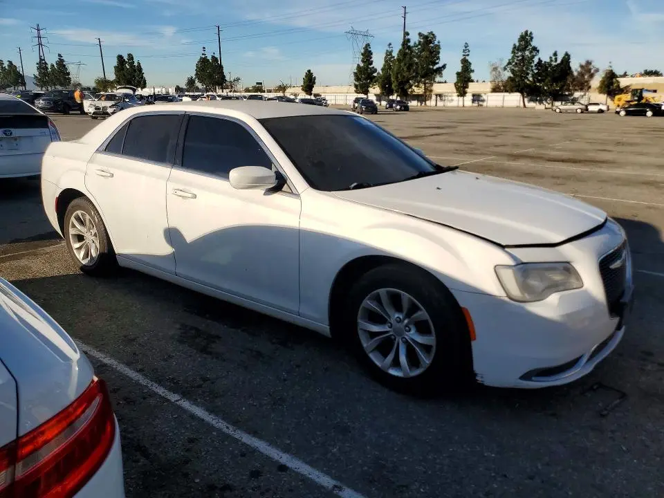 2015 CHRYSLER 300 LIMITED  