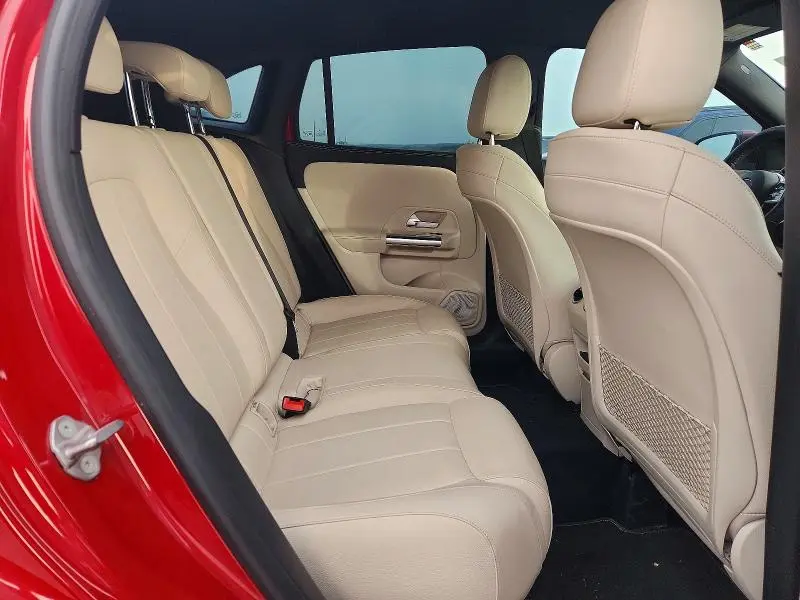 2021 MERCEDES-BENZ GLA 250  