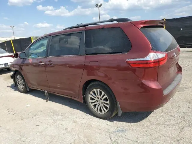 2016 TOYOTA SIENNA XLE