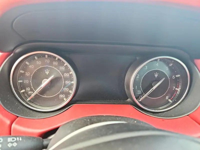 2022 MASERATI LEVANTE BASE  