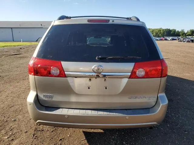 2010 TOYOTA SIENNA XLE  