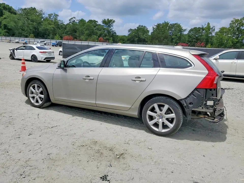 2016 VOLVO V60 T5 PLATINUM  