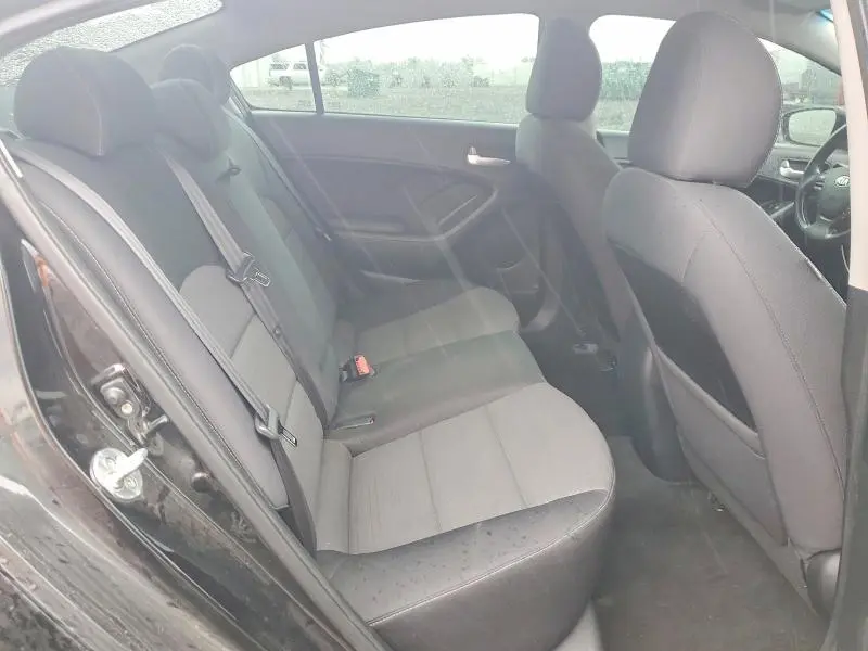 2017 KIA FORTE LX  