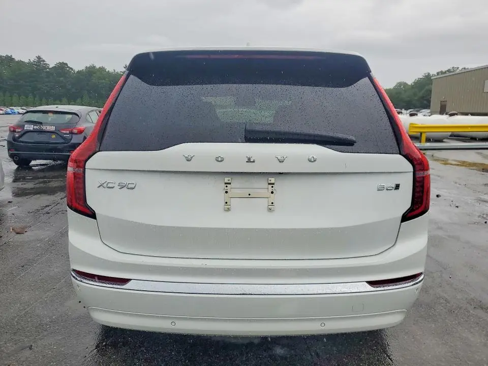 2026 VOLVO XC90 PLUS  