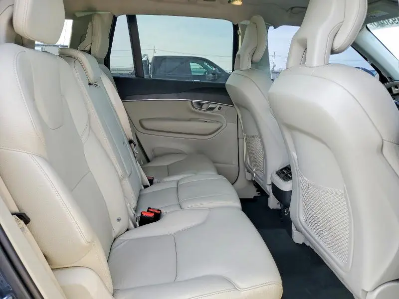 2020 VOLVO XC90 T5 MOMENTUM  