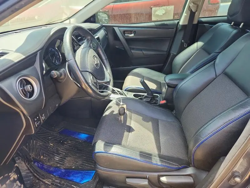 2017 TOYOTA COROLLA SE  